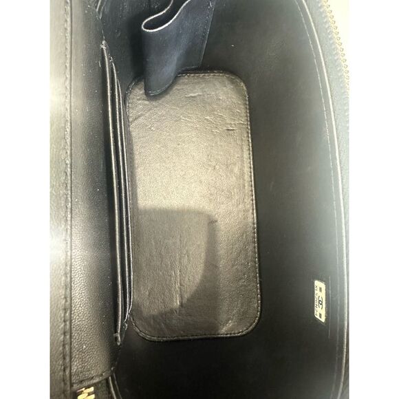 Chanel Women Pre-Loved Bag Very Good Condition - Picture 7 of 7